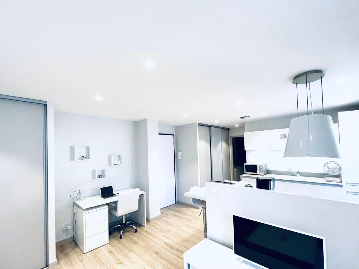 Le White Cosy A 5 Minutes Du Avec Parking Privatif Gratuit Apartment *