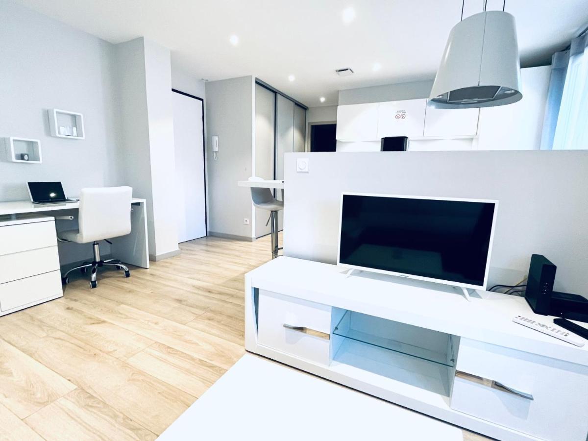 Le White Cosy A 5 Minutes Du Avec Parking Privatif Gratuit Apartment Annecy