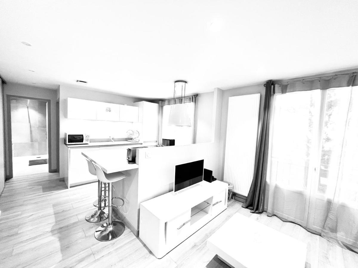 Le White Cosy A 5 Minutes Du Avec Parking Privatif Gratuit * Annecy