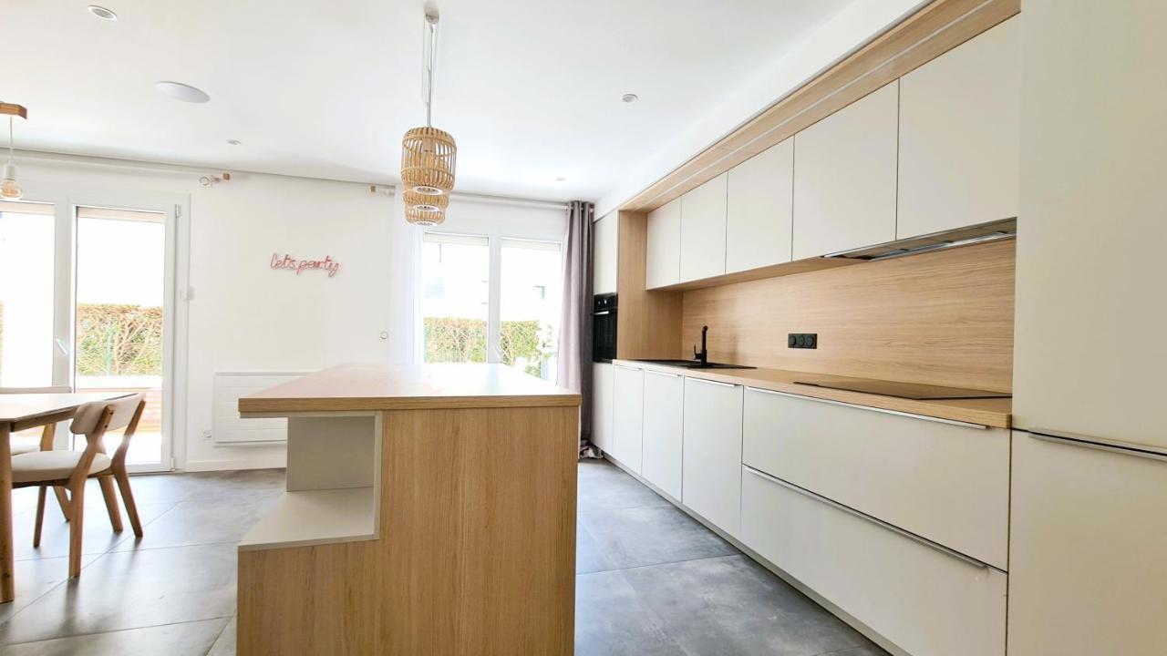 Apartment Proche Du Et Des Commerces, Neuf, Au Calme, Avec 3 Et Grande Terrasse *