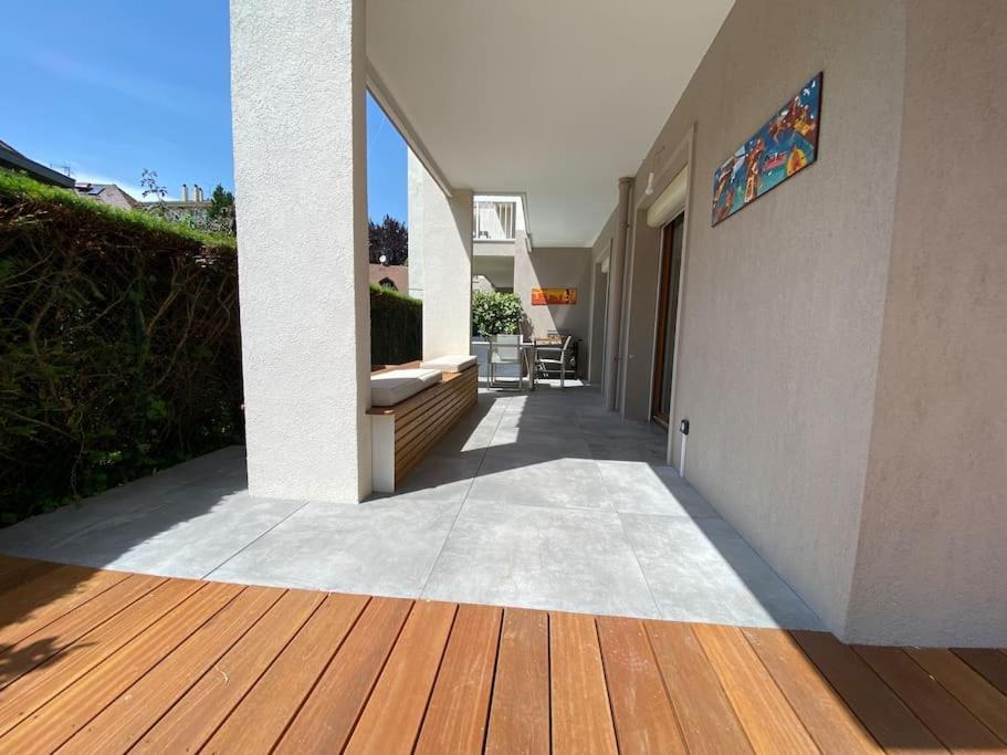 Proche Du Et Des Commerces, Neuf, Au Calme, Avec 3 Et Grande Terrasse Apartment