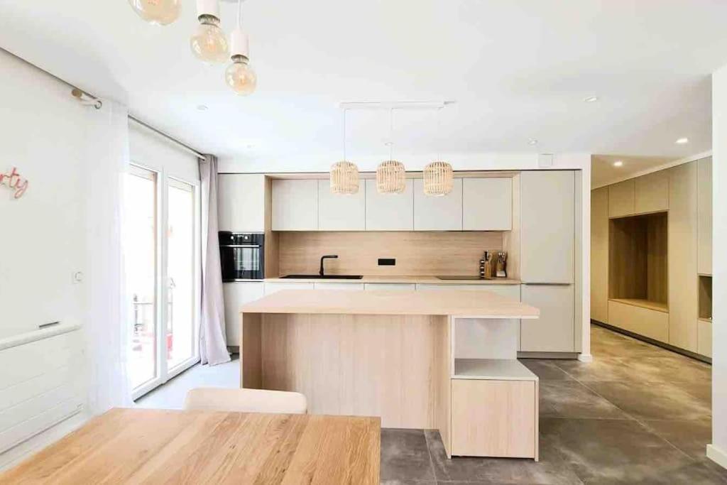 Proche Du Et Des Commerces, Neuf, Au Calme, Avec 3 Et Grande Terrasse Apartment Annecy