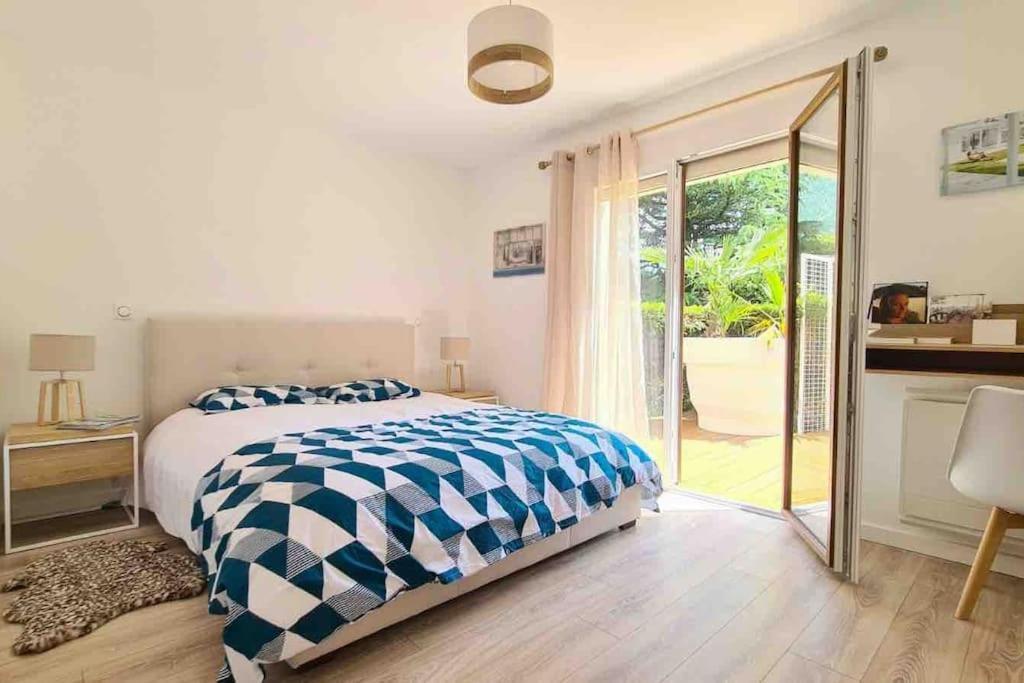 Apartment Proche Du Et Des Commerces, Neuf, Au Calme, Avec 3 Et Grande Terrasse Annecy