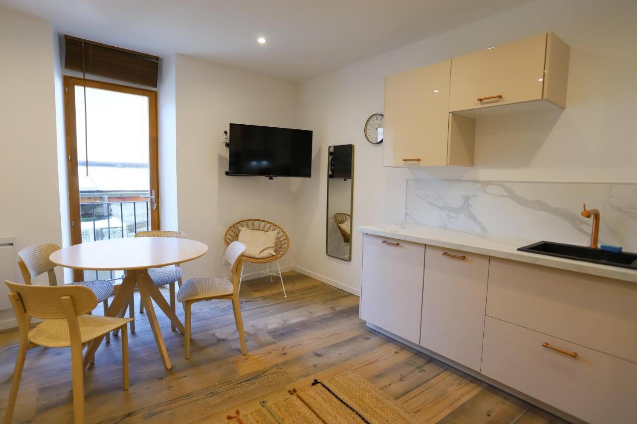 Reve Blanc 2 Etoiles A Centre Et Annecy