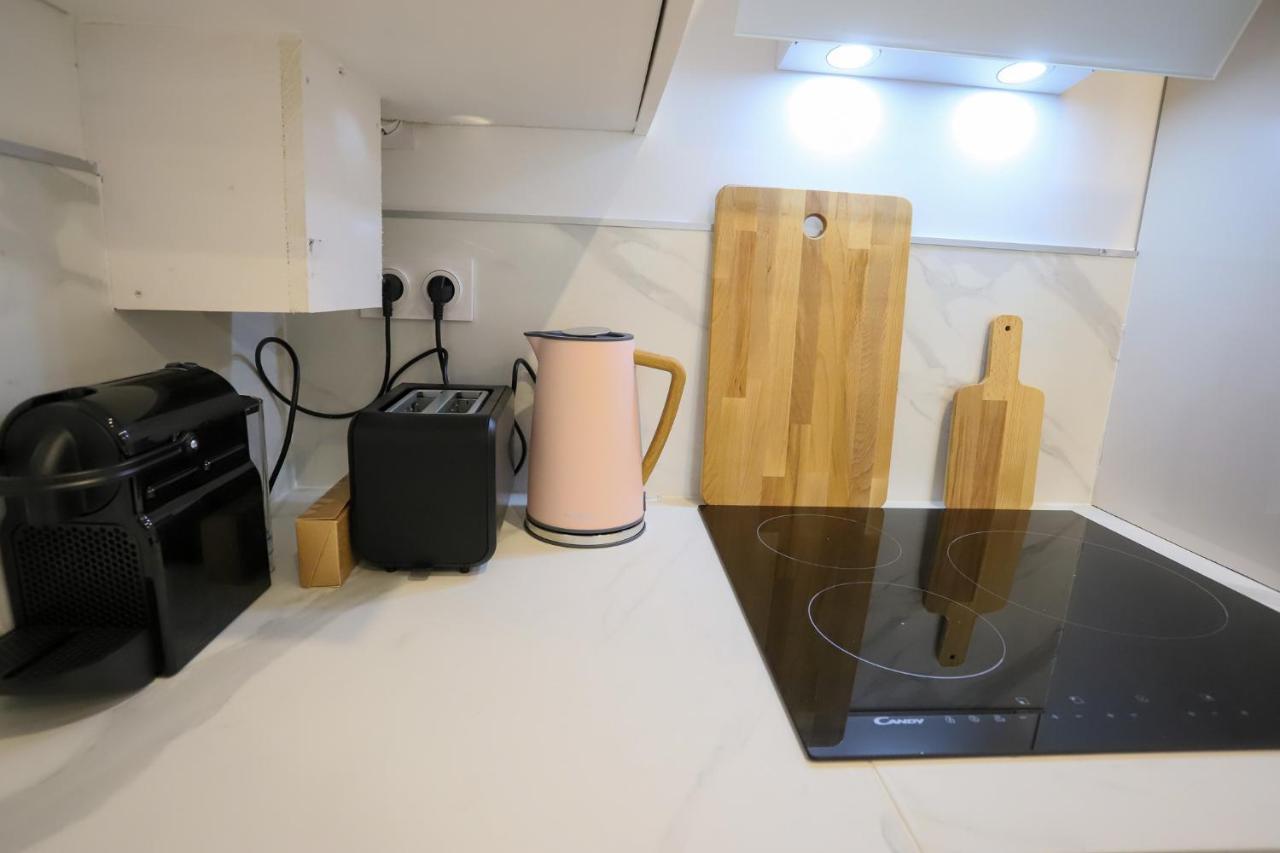 Reve Blanc 2 Etoiles A Centre Et Appartement *