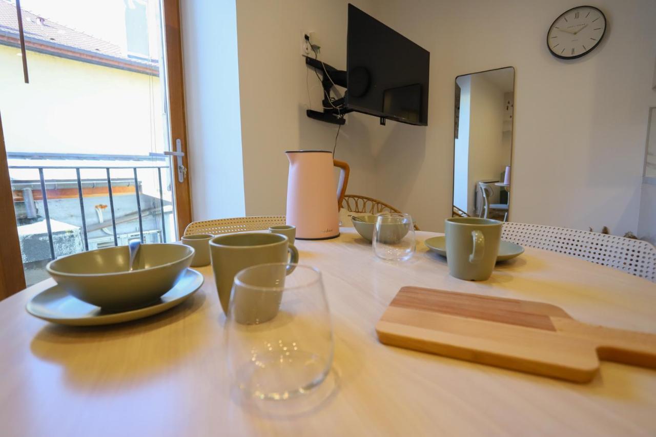 Reve Blanc 2 Etoiles A Centre Et Apartment Annecy