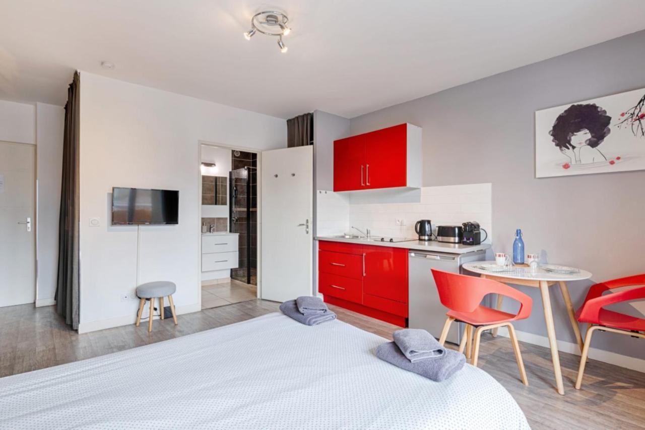 Studio Balcony Close To Old Town Apartment