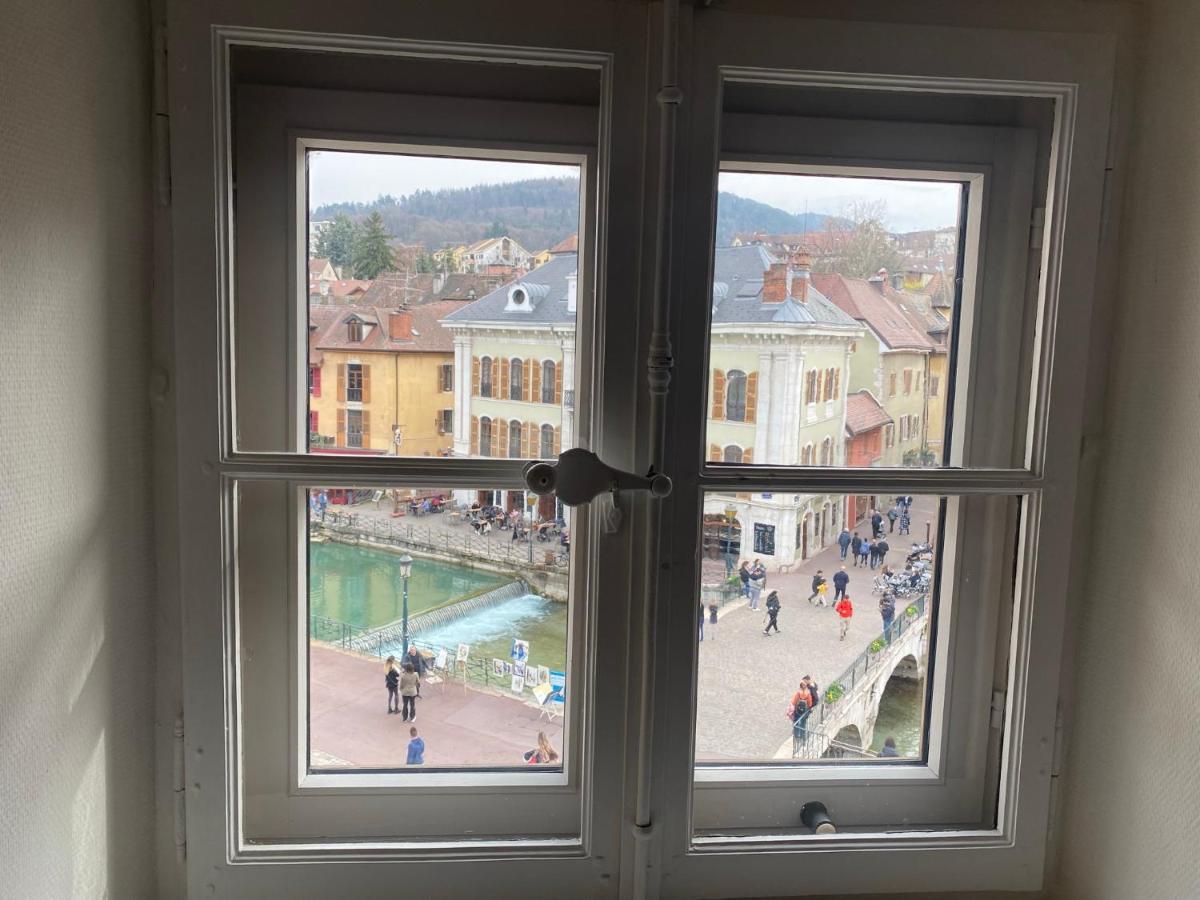L'albatros - Coeur De Vieille & Bord De Canal * Annecy