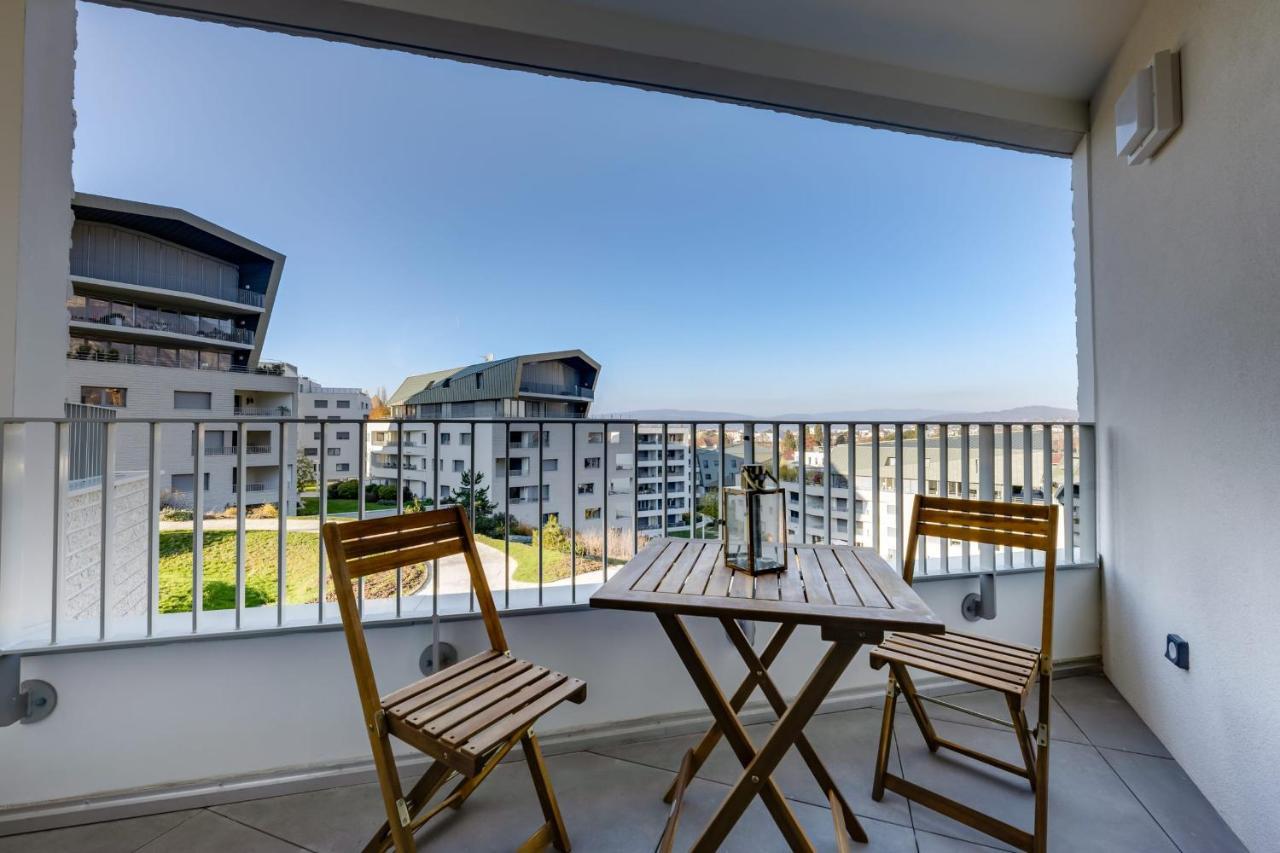 Le Paradis - Beautiful T2 Ideally Located With Garage