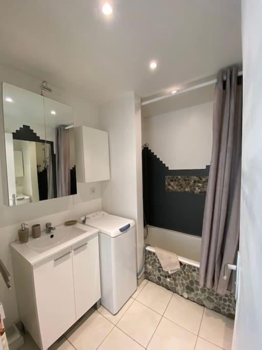 Hirondelle : Prive Avec Garage Appartement *