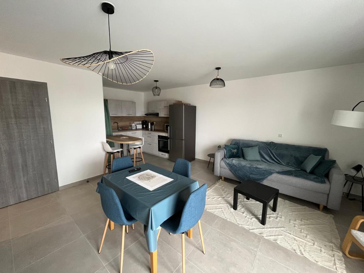 Aurel's & Jul's - The Emerald Apartment