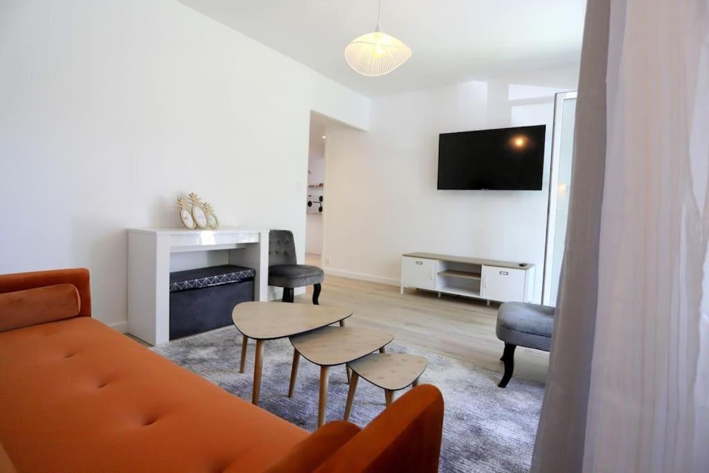 A 2 Pas Du Lac Ste Bernadette Apartment