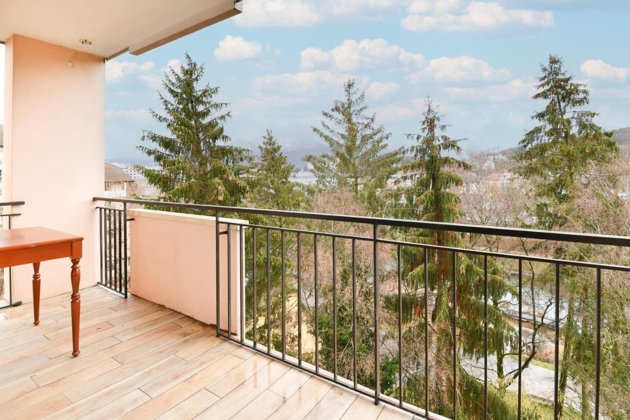 Apartment With Balcony Very Close To The Center