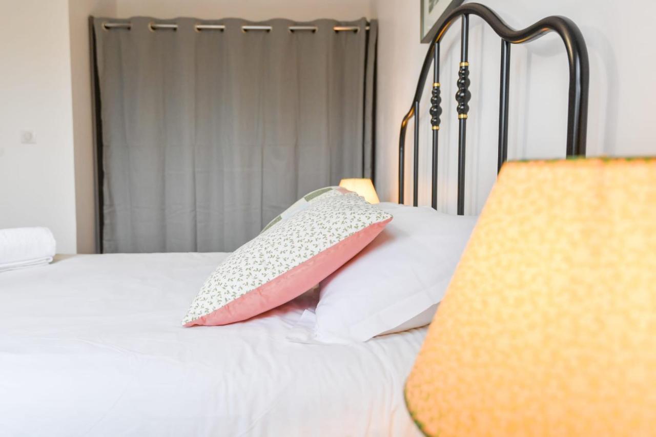 With Balcony Very Close To The Center Apartment *