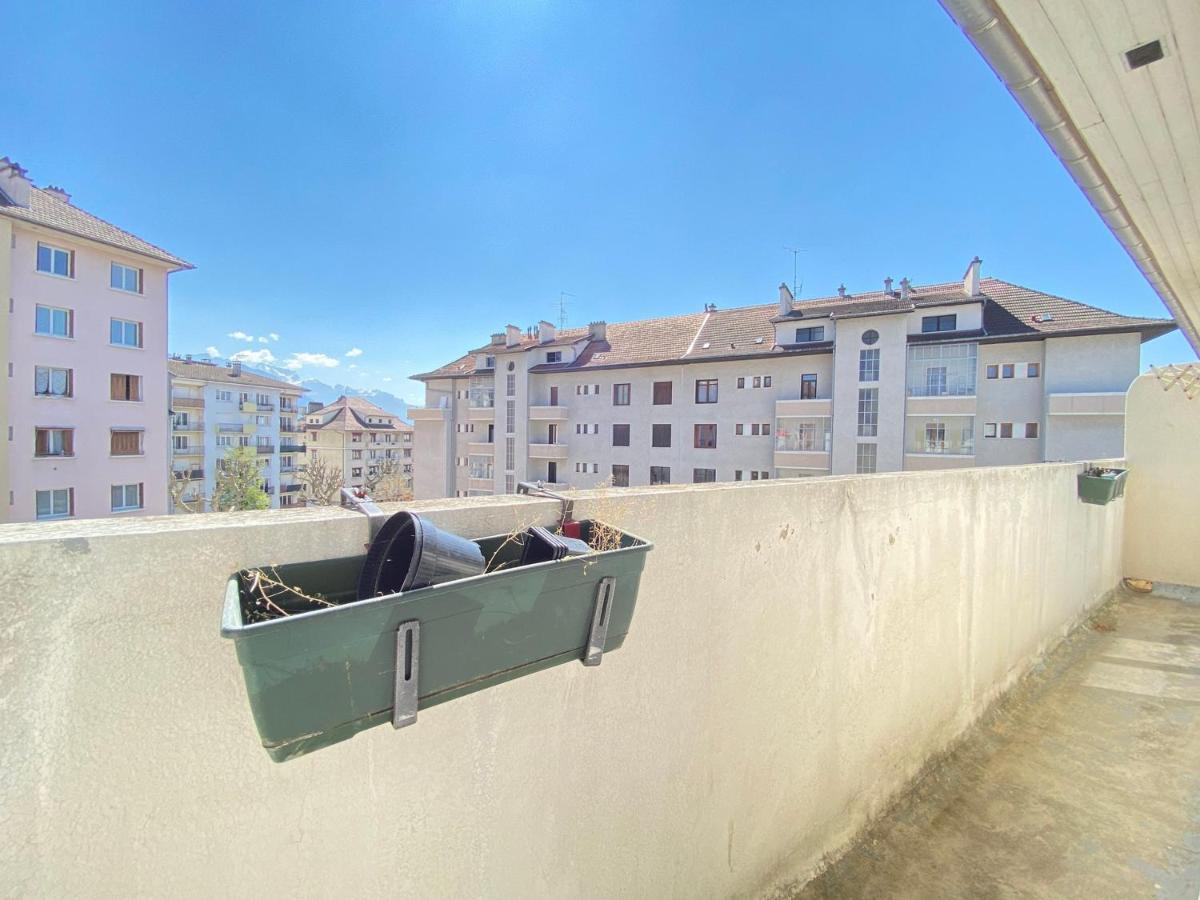 Apartment 3 Pieces Renove, Proche Centre-ville D'annecy, Balcon Et Equipements Modernes - Fr-1-432-14 *