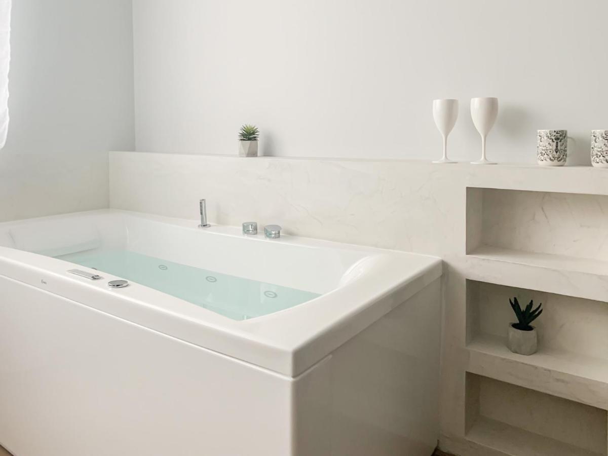 Jacuzzi Bay Avec Literie Grand Luxe Proche Du Avenue Du Parmelan