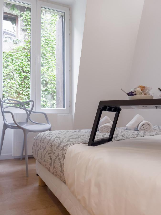 Diane 100 M Du Apartment