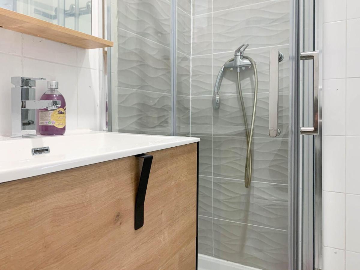 Apartment Diane 100 M Du