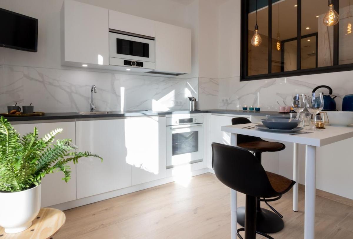 White Diamond Calme Rue Vaugelas *