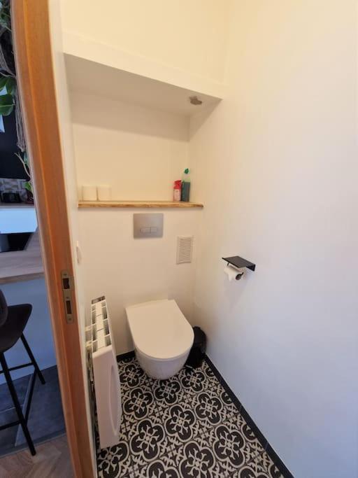 Apartment T2 Refait A Neuf Avec Parking A 1000m Du