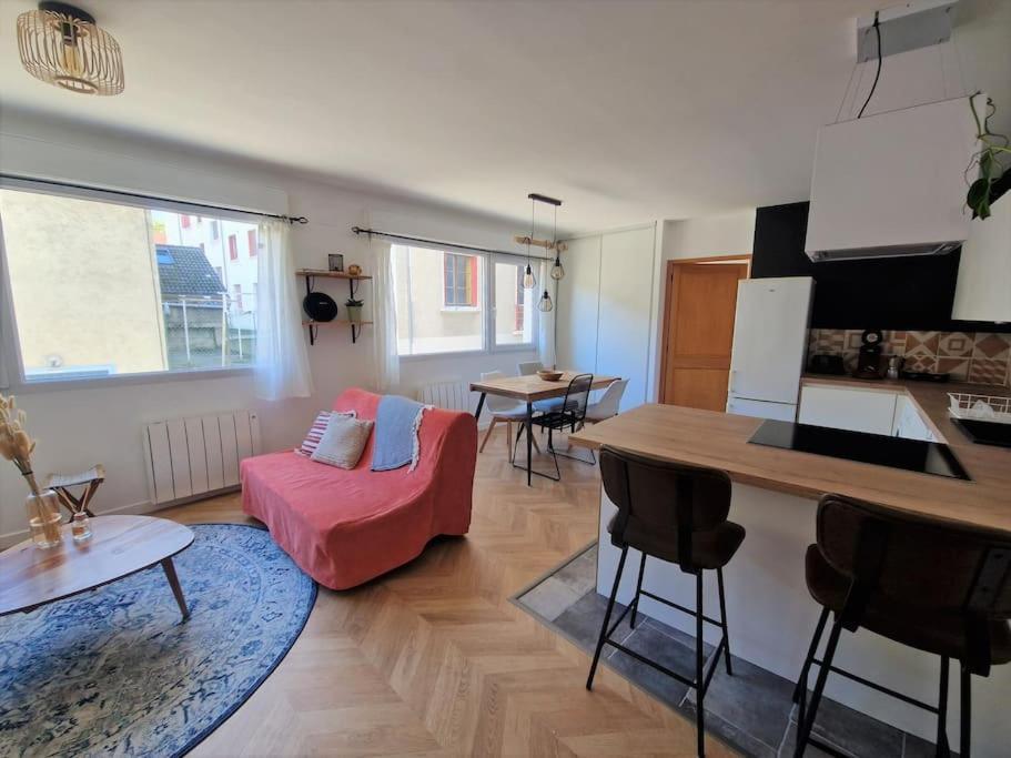 Apartment T2 Refait A Neuf Avec Parking A 1000m Du Annecy