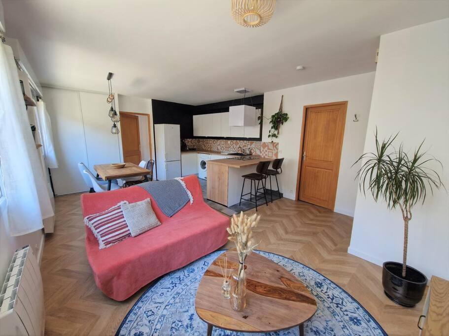 Apartment T2 Refait A Neuf Avec Parking A 1000m Du Annecy