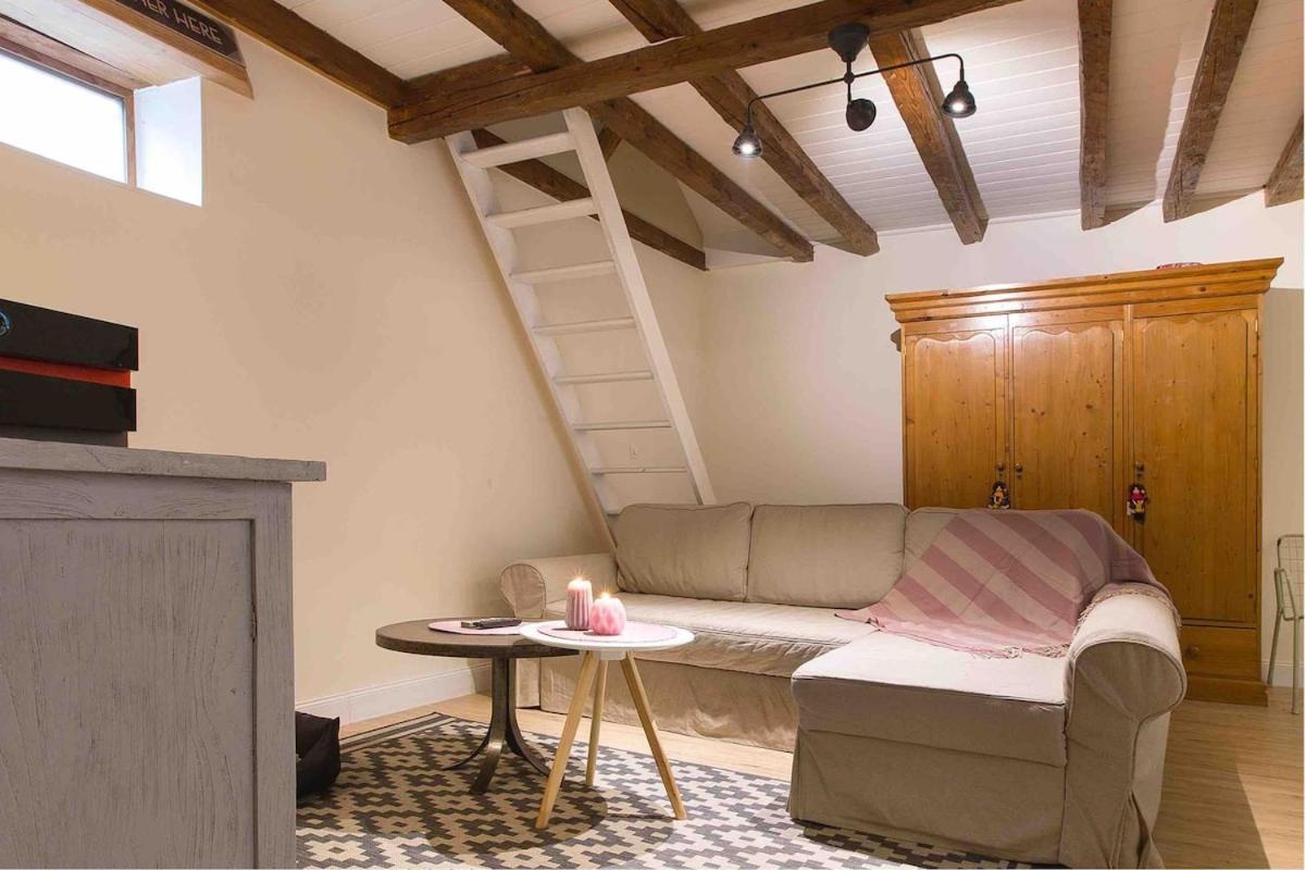 Apartment Cocoon, 1 Min Romantique