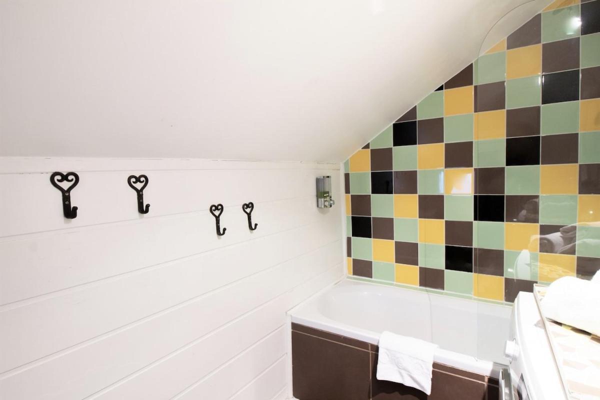 Cocoon, 1 Min Romantique Apartment Annecy
