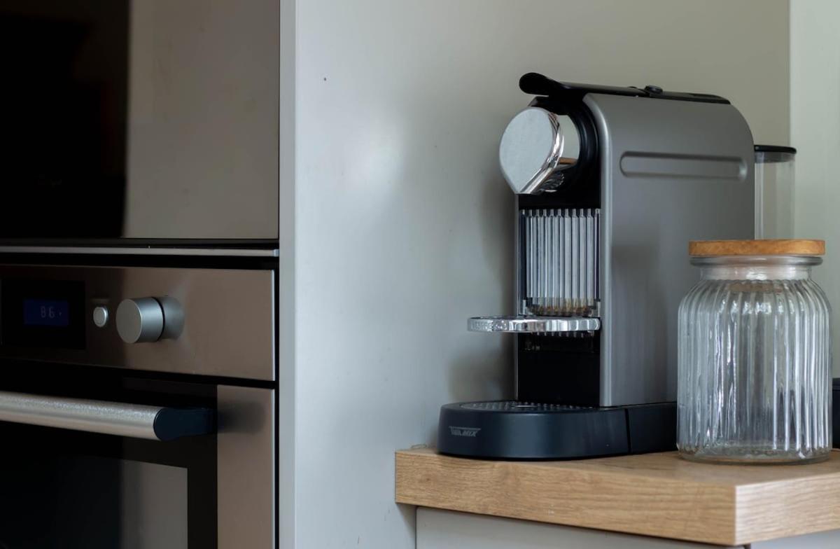 Cocoon, 1 Min Romantique Apartment *