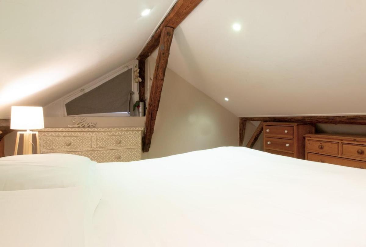 Apartment Cocoon, 1 Min Romantique