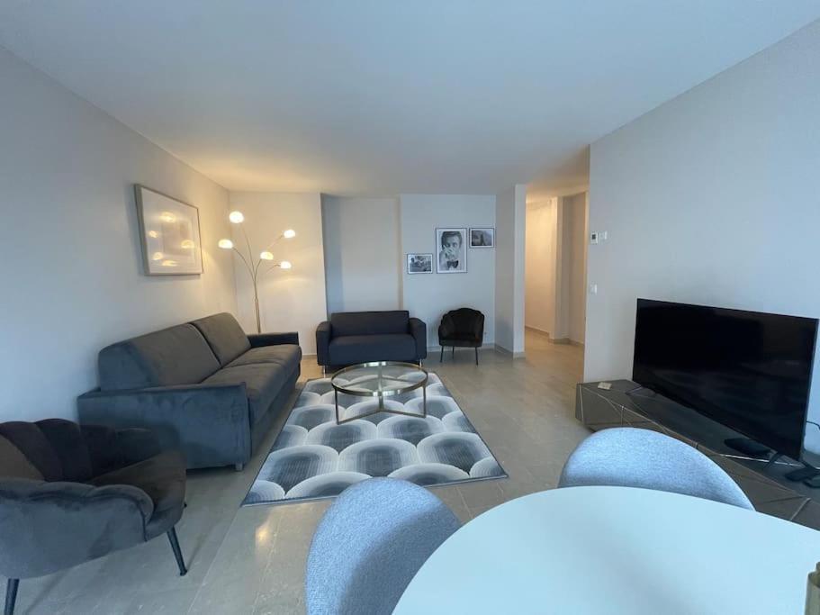 Apartment Le Mont-veyrier, Parking Et Vue Annecy