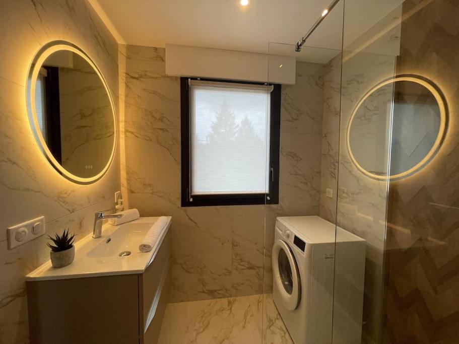 Apartment Le Mont-veyrier, Parking Et Vue Annecy