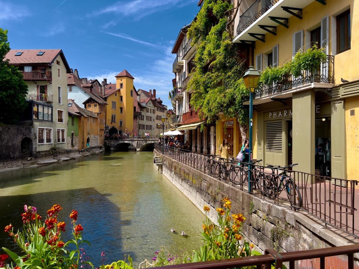 Reve De Jade Devant Le Canal Apartment