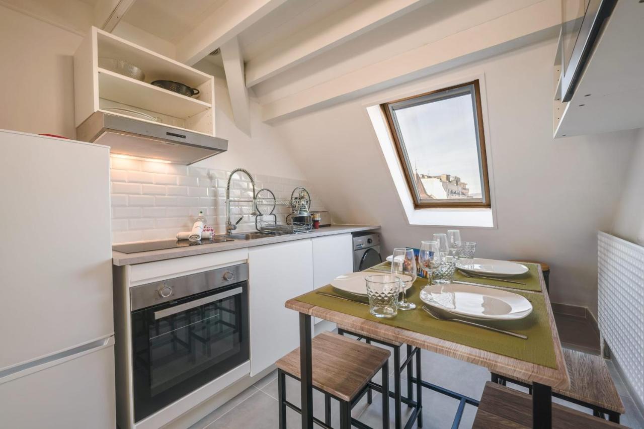 Le Supernova - With Mezzanine In The Heart Of The