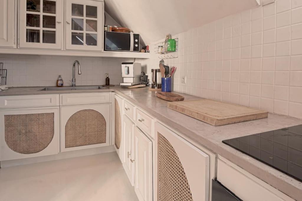 Two Bathrooms And Wc, Fireplace, Historical Center *