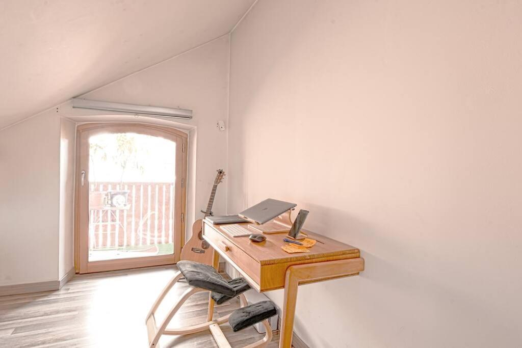Two Bathrooms And Wc, Fireplace, Historical Center Appartement