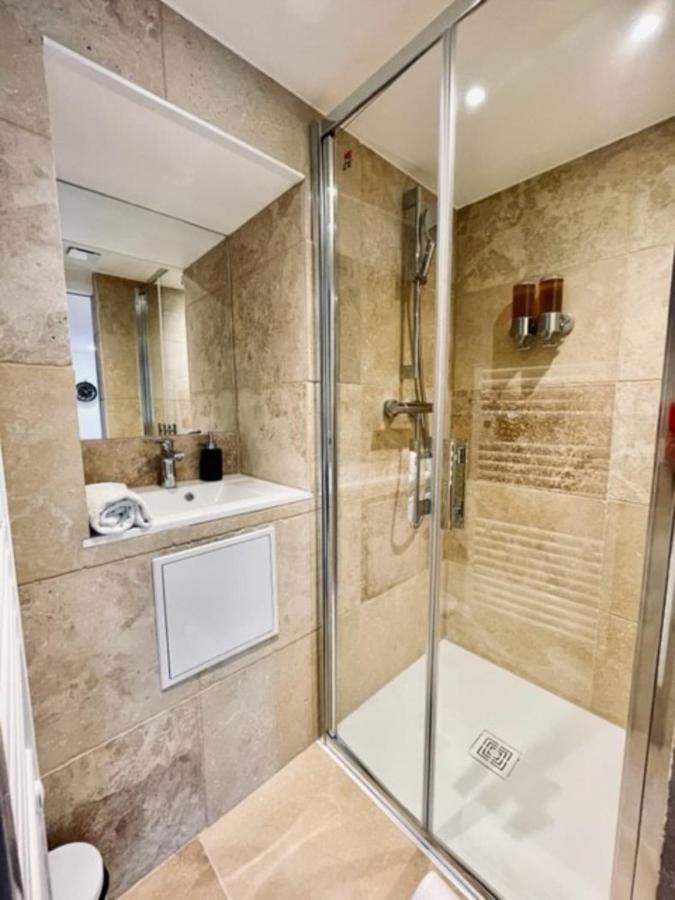 Ben Nevis Charming Studio In The Heart Of The Lively Life Of The Pre Carre Apartment