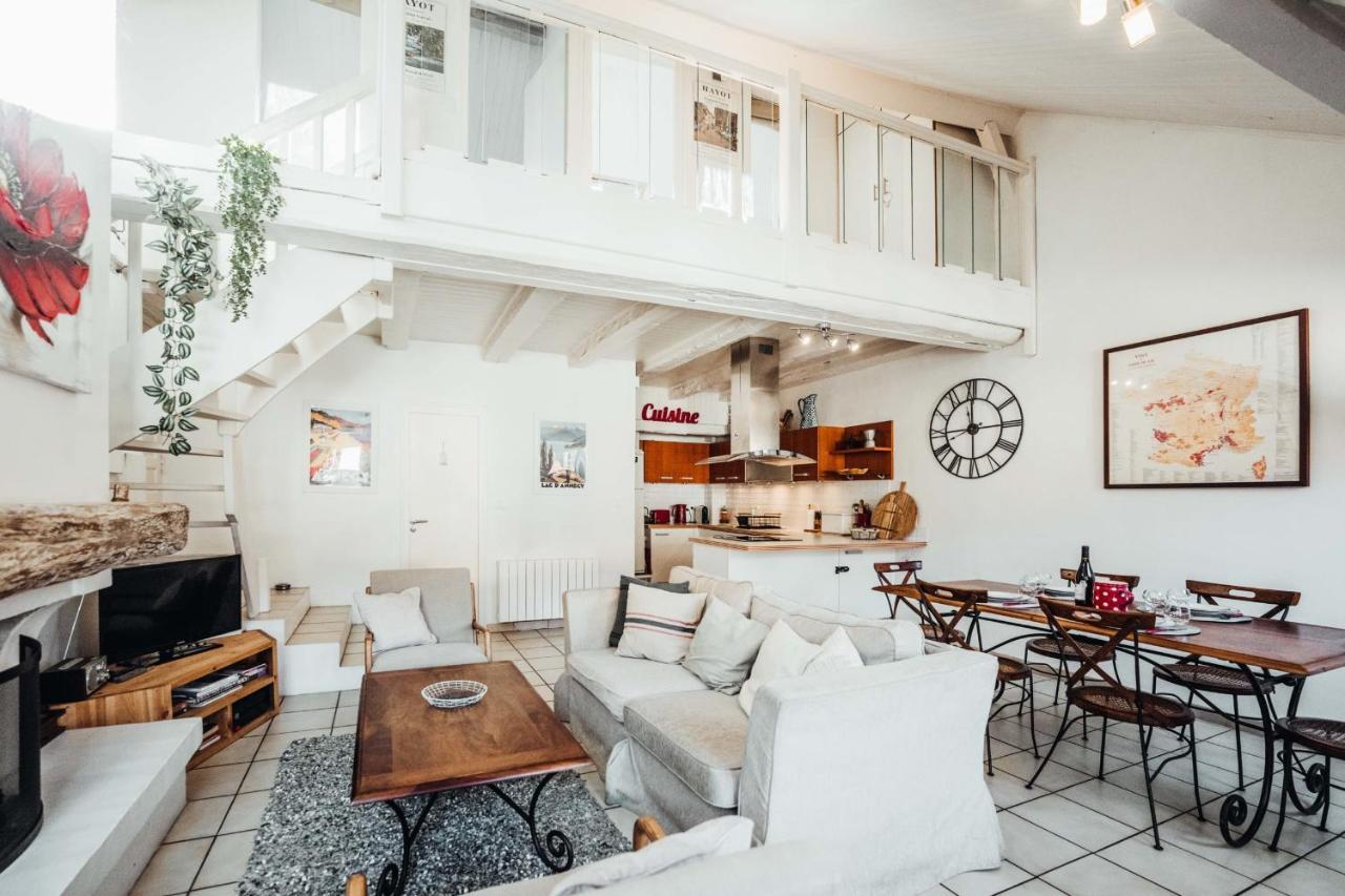 Le White Flat Exceptionnel Proche Lac *