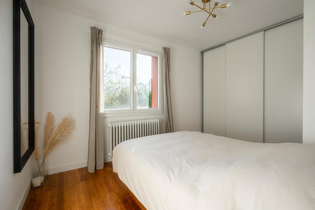 The Golden White, Apartment Annecy