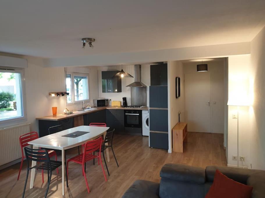 62 M2 Rez De Jardin, Terrasse , 6 Lits Et Parking Apartment