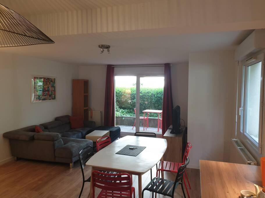 Apartment 62 M2 Rez De Jardin, Terrasse , 6 Lits Et Parking Annecy
