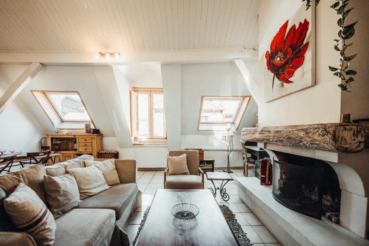 Le White Flat Exceptionnel Proche Lac *