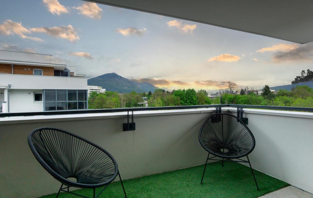 Apartment Minoterie Accueillant T3 Avec Place De Parking Privee Annecy