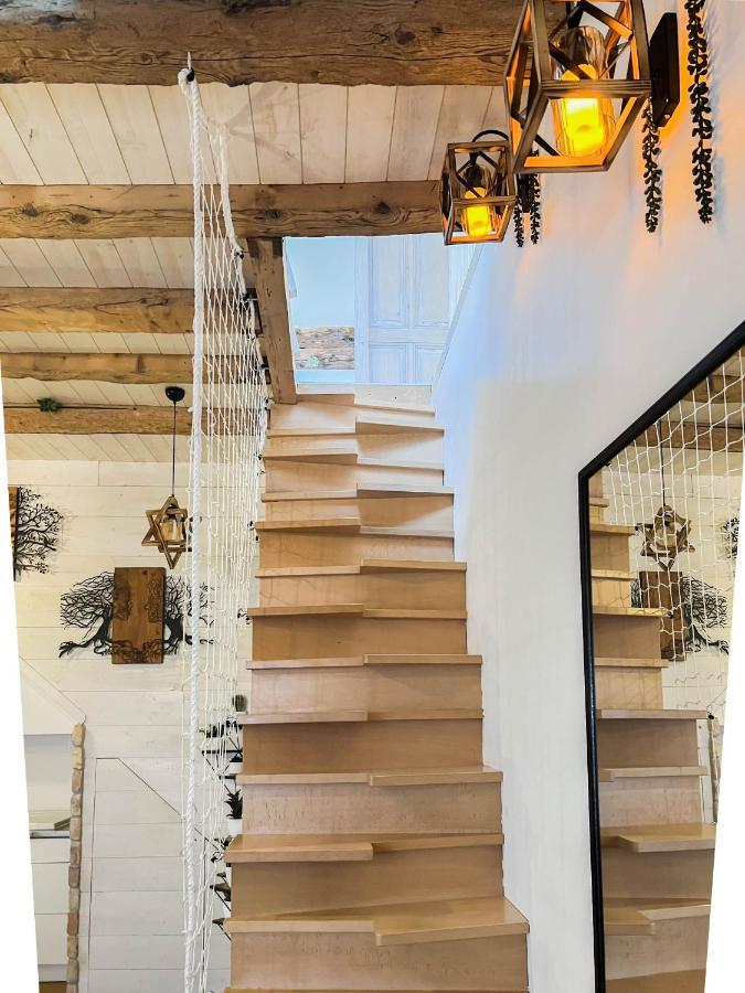 Long Island, Rue Carnot Proche Annecy