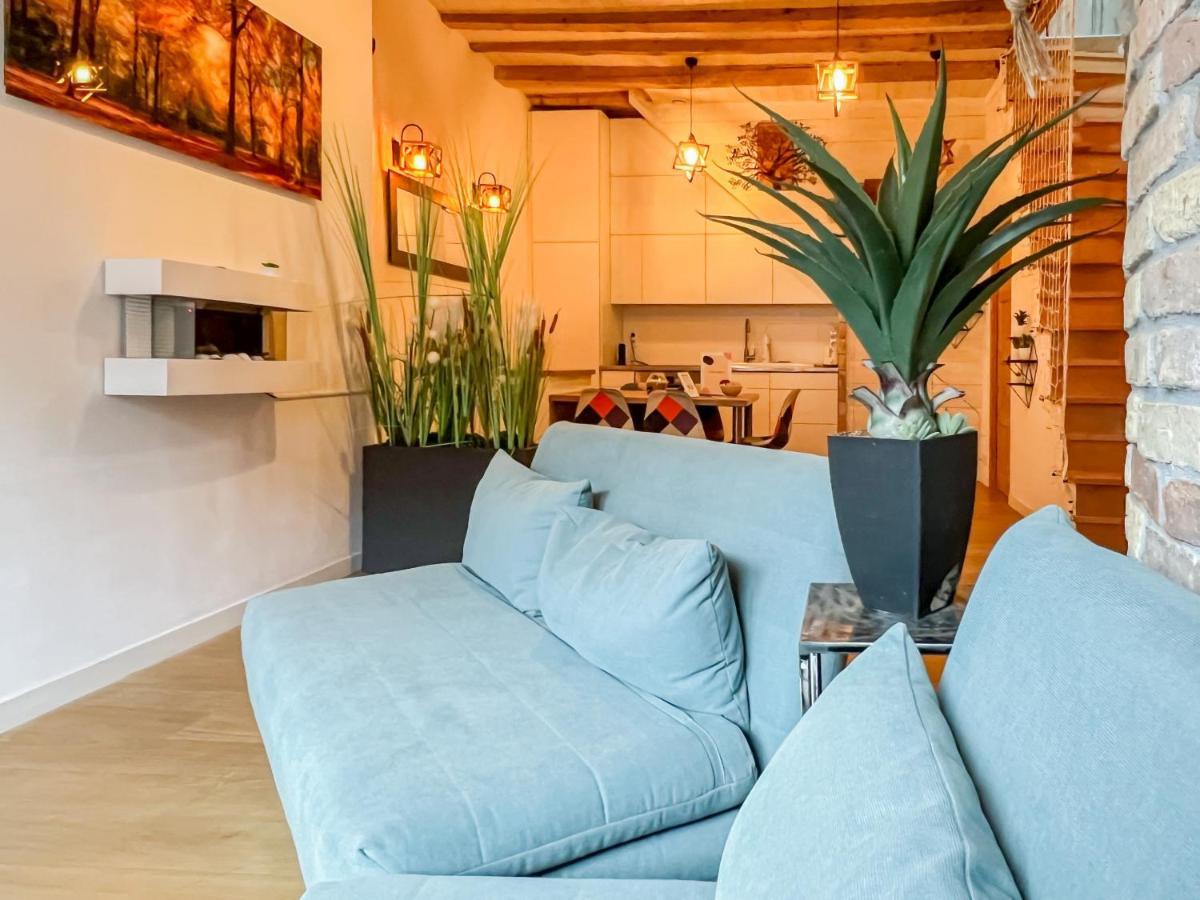 Long Island, Rue Carnot Proche * Annecy