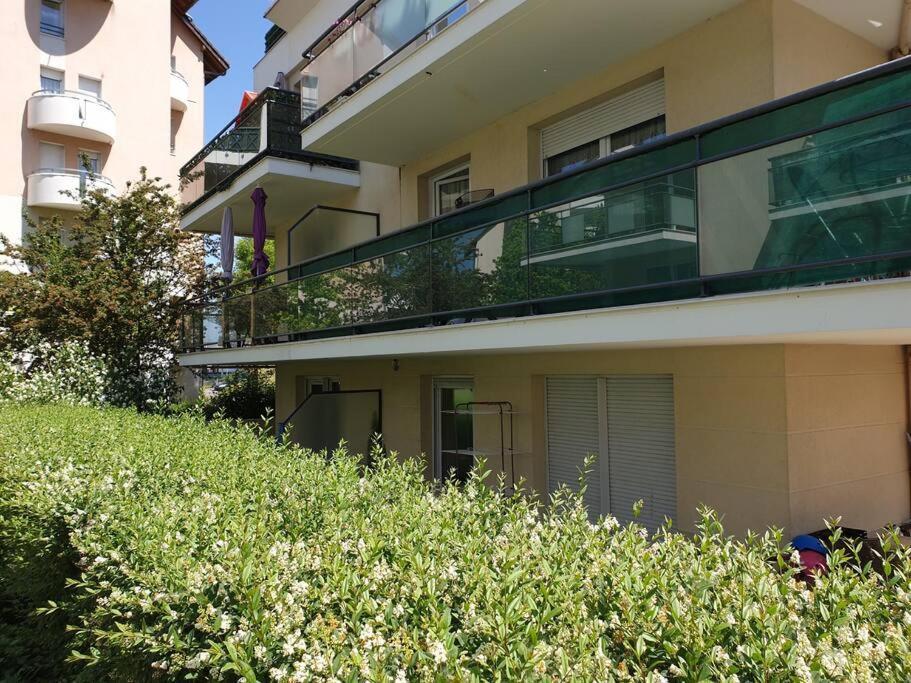 62 M2 Rez De Jardin, Terrasse , 6 Lits Et Parking Annecy