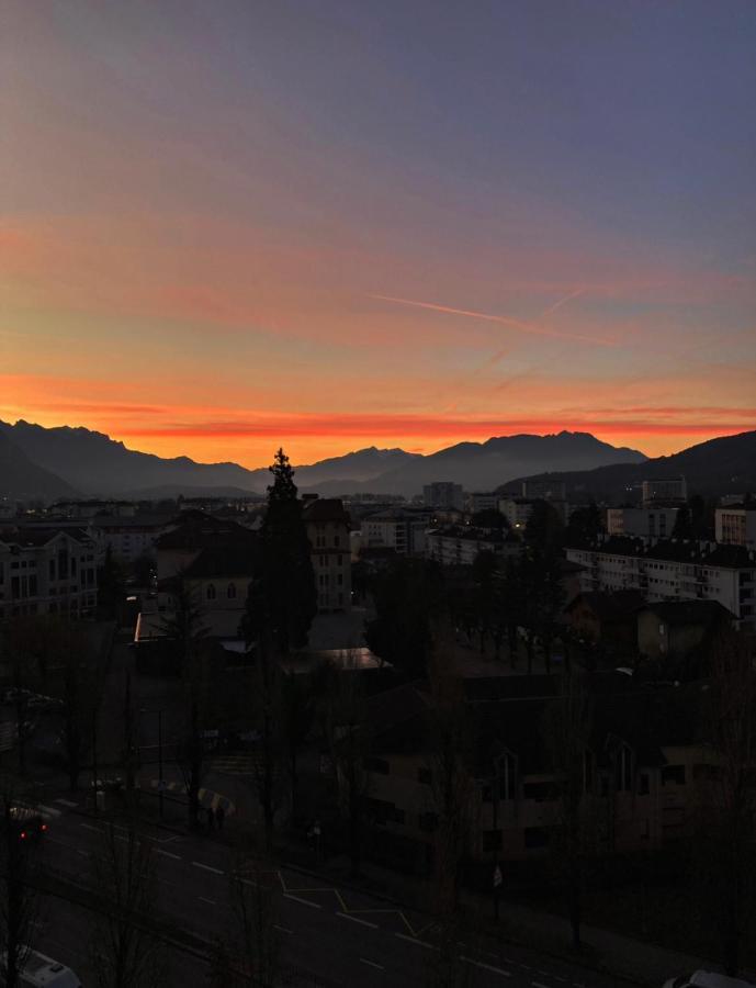 Apartment Luxueux T4 - Lac 5 Min - Parkings Privatifs - Vue Lac Et Montagne Annecy