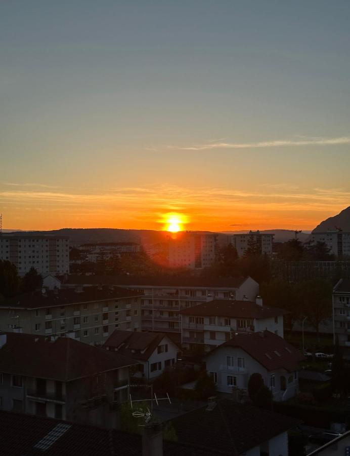 Apartment Luxueux T4 - Lac 5 Min - Parkings Privatifs - Vue Lac Et Montagne