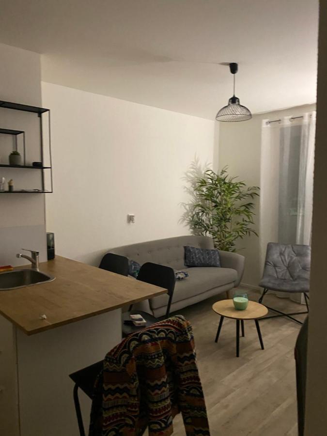 Joli Meuble Apartment *