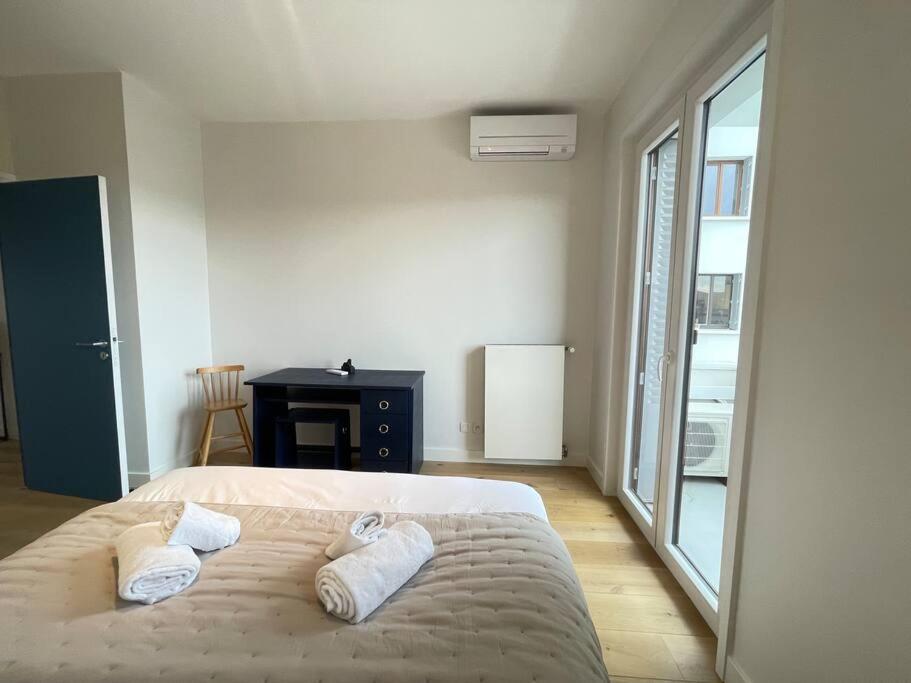 Lachenal, Centre, Balcon Avec Vue Chateau * Annecy